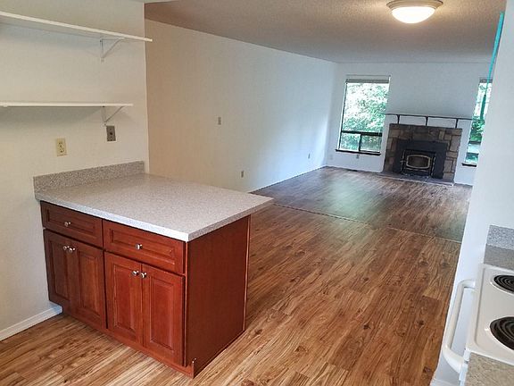 4th image of 6302-6304 79th St W #1