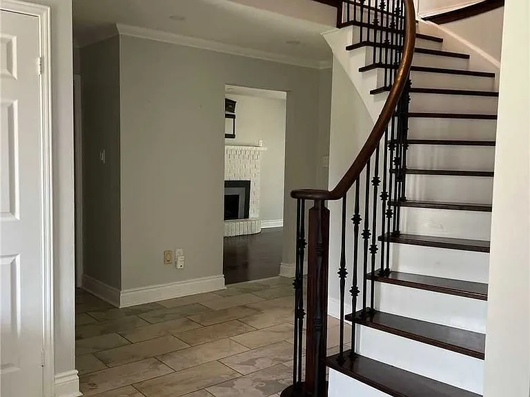 1241 Maple Ridge Dr — Photo 12