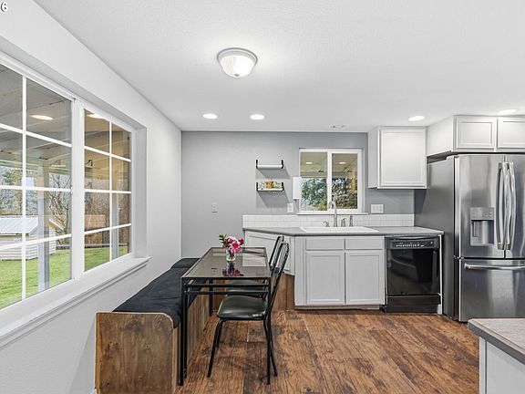5th image of 311 Hooper Rd