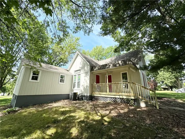 314 W South St, Warrensburg, MO 64093