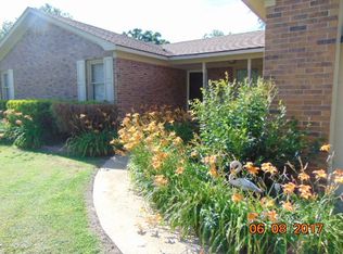101 Pinewood Dr, Jackson, TN 38305