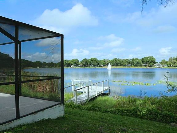 4th image of 3749 Lake Breeze Dr