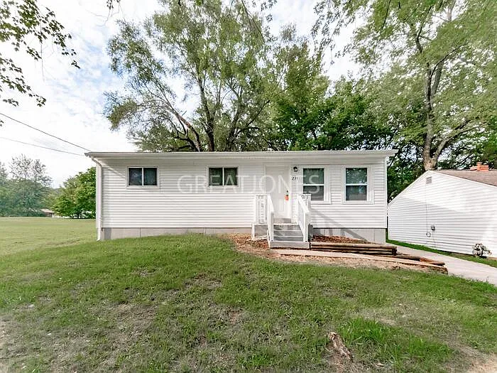235 Manning Ave photo 1