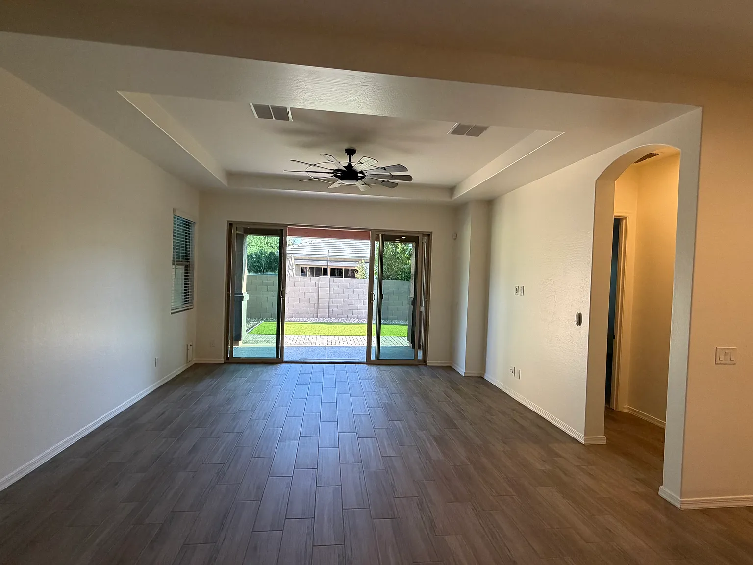 4 bed, 2132 sqft, $3,000 — Photo 3