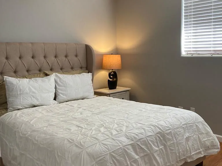 1832 E Alameda Dr — Photo 1