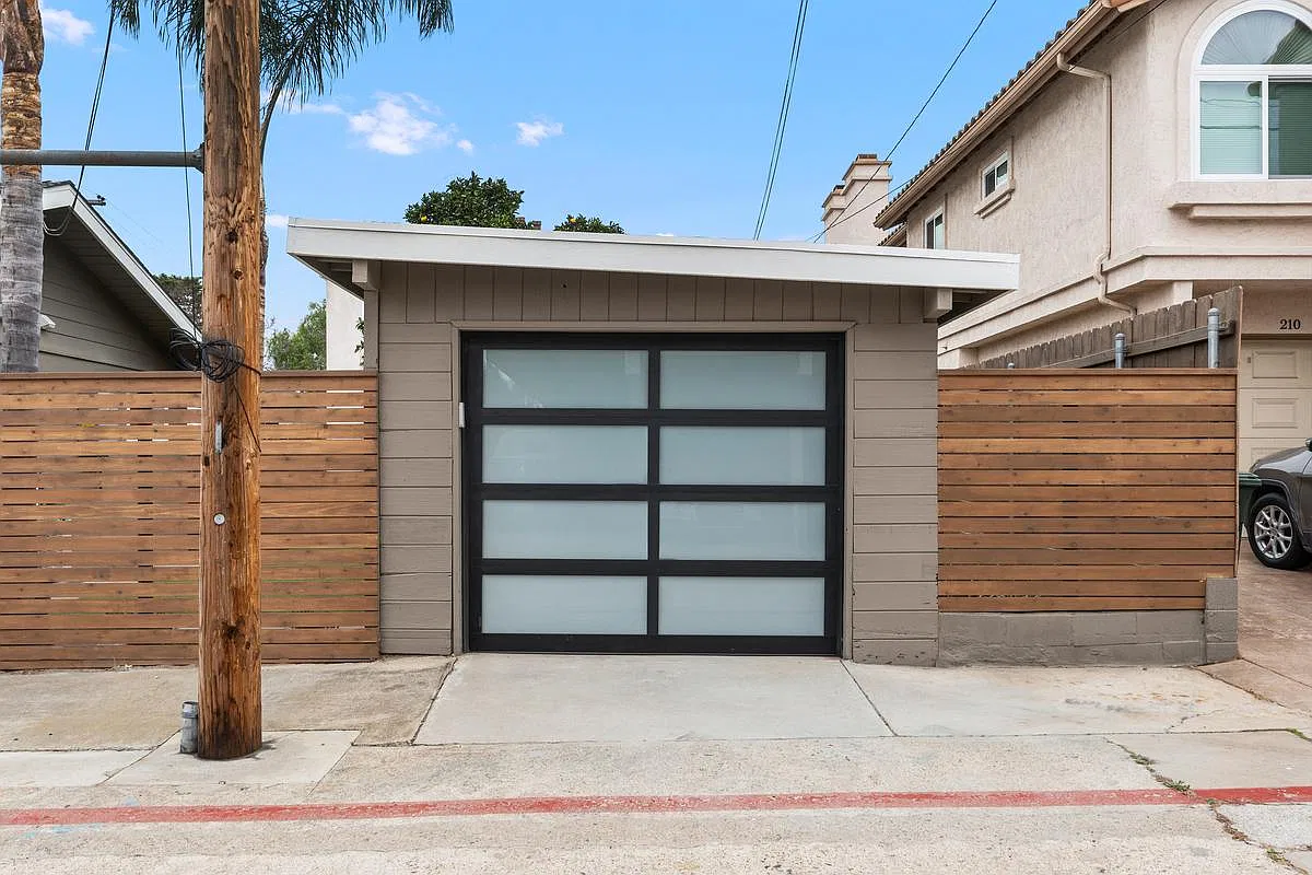 3 bed, $5,995 — Photo 2