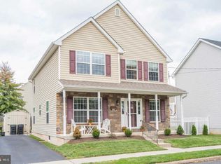 521 Rhoades St, Phoenixville, PA 19460