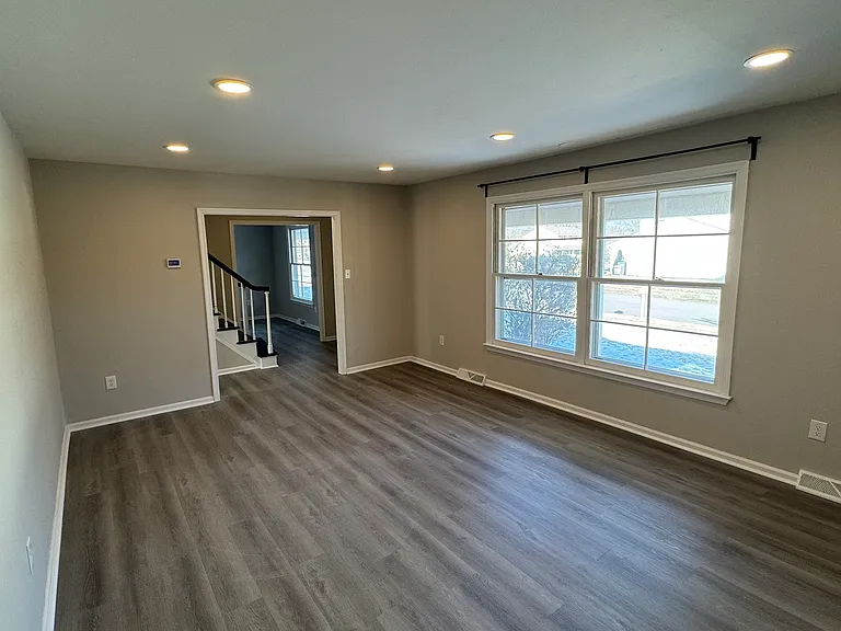 2302 Empire Dr — Photo 1