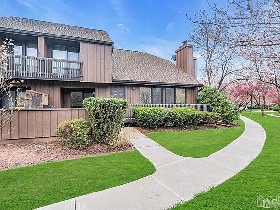 3rd image of 91 Kingsberry Dr
