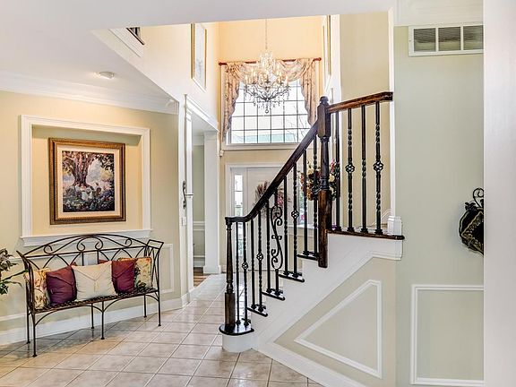 3rd image of 182 Walden Woods Dr