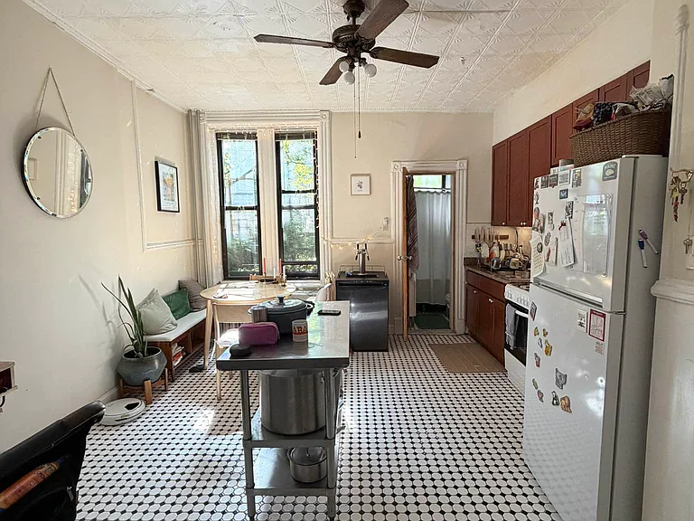 503 Henry St #1L — Photo 8