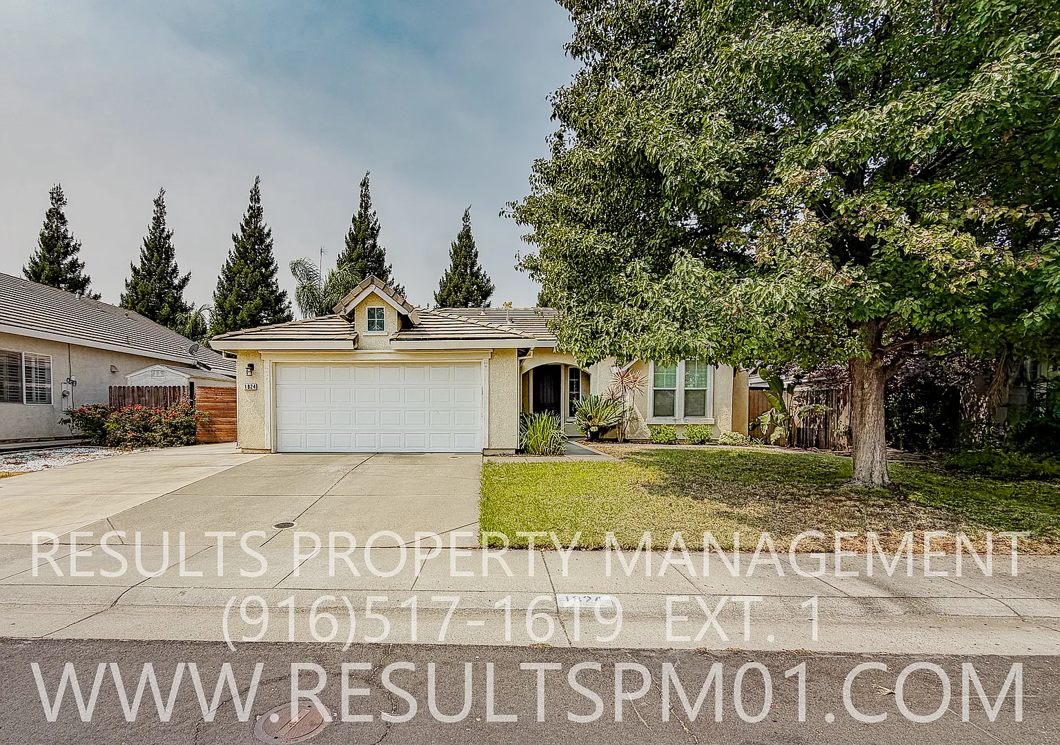 Beautifully upgraded 3 bedroom Home — Photo 2