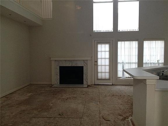 5th image of 600 Bordeaux Sq
