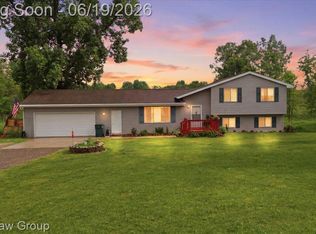 4495 Groveland Rd, Ortonville, MI 48462