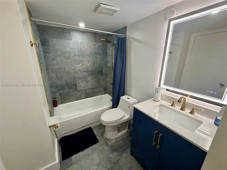 1012 Coral Club Dr #1012 — Photo 17