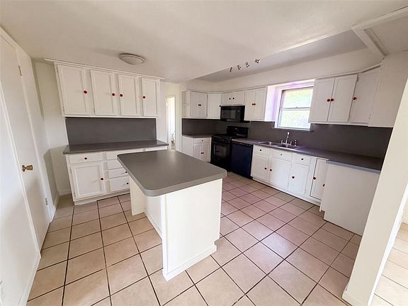 2nd image of 4805 Michael Dr