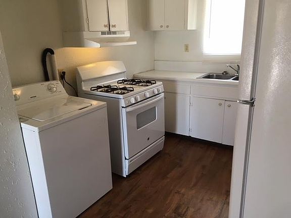 Kitchen Pict 2