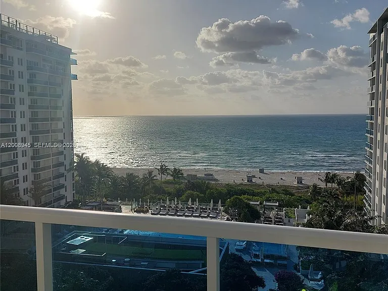 2301 Collins Ave #1125 — Photo 4