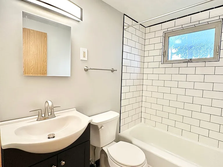 636 Larpenteur Apartments! — Photo 16