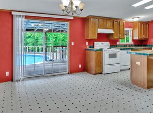 345 Tom Link Rd, Cottontown, TN 37048