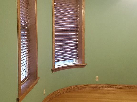 3rd image of 5459 N Broadway St #2N