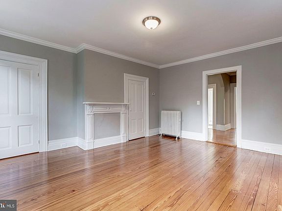 5th image of 212 W Montgomery Ave