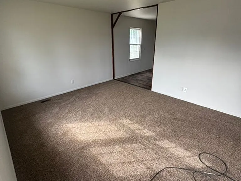608 Warwick Ave — Photo 5