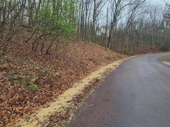 1784 S Lake Sherwood Dr, Marthasville, MO 63357