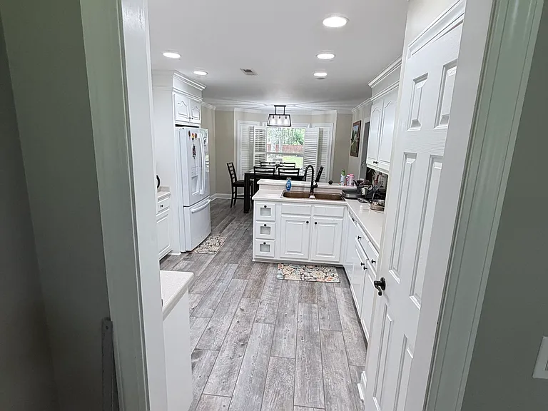 90 Old Spring Ct — Photo 10