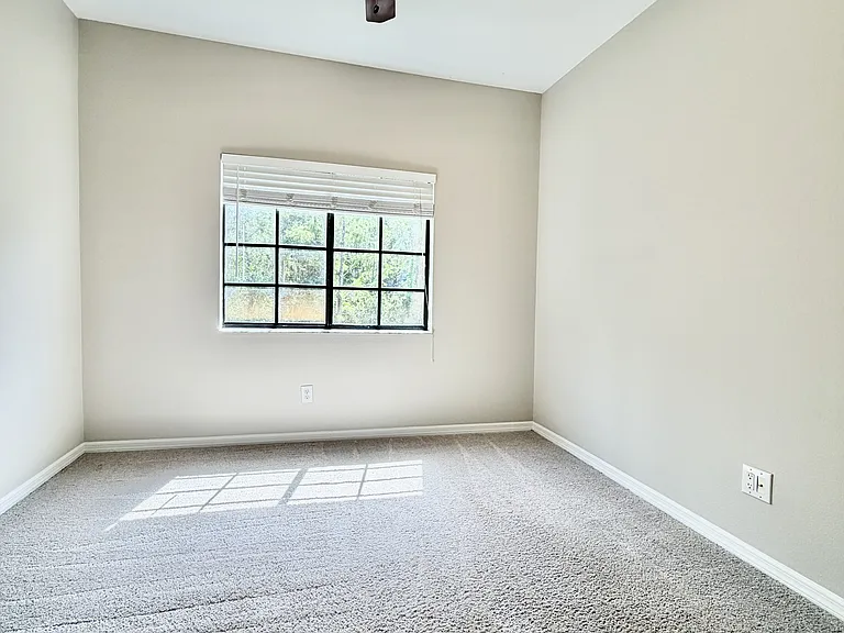 1050 Blackwater Dr #1 — Photo 21