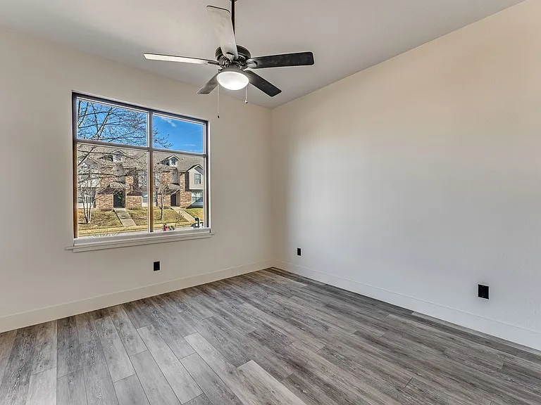 Dabs Properties LLC - 1723 N Chestnut Ave — Photo 15