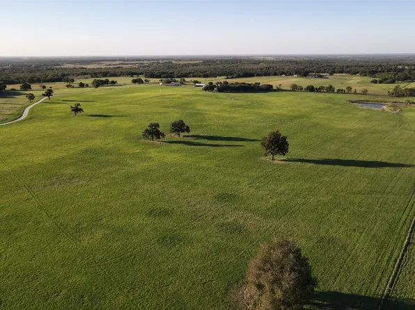 229 Saunders Rd, Saint Jo, TX 76265