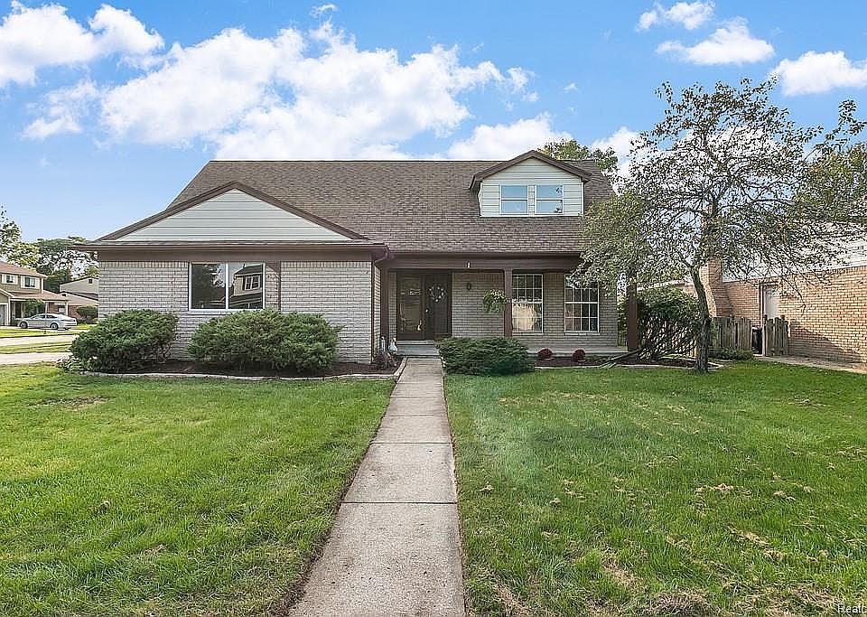 1st image of 6211 New England Ln