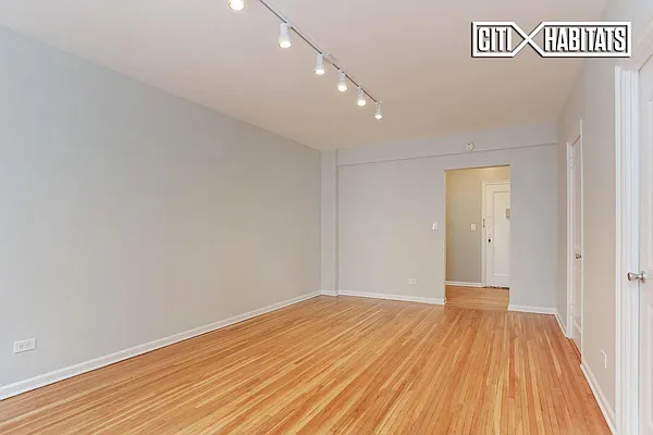 Rented by Citi Habitats | media 17