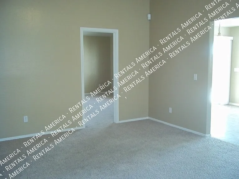 6605 W Desert Ln — Photo 6