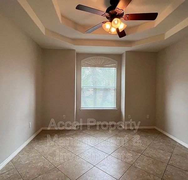 2301 N 46th St — Photo 16