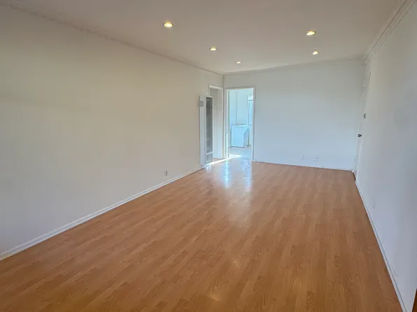 4730 Franklin Ave, Los Angeles, CA