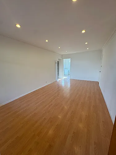 4730 Franklin Ave #9 Photo 1