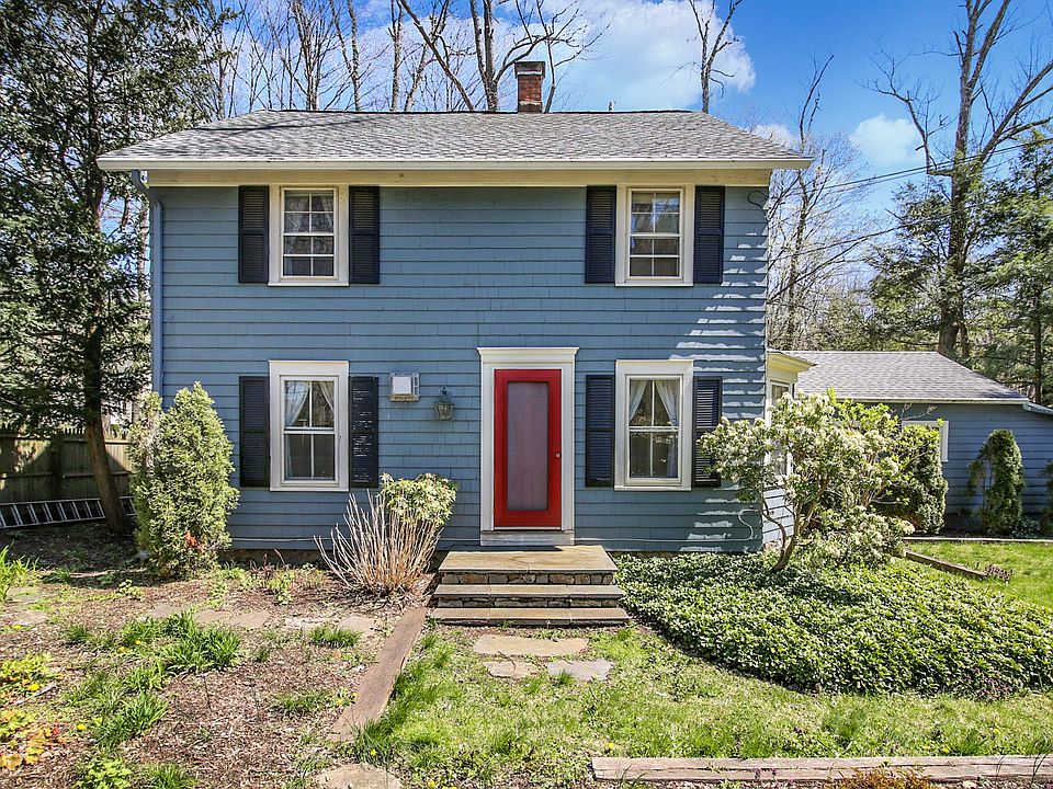 235 Peaceable St Ridgefield, CT (02 of 20).jpg