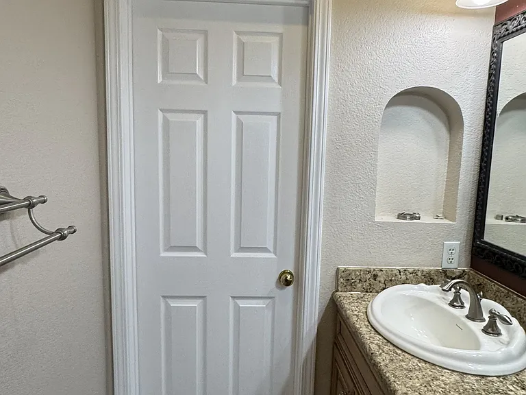 7312 Bower Ln — Photo 18