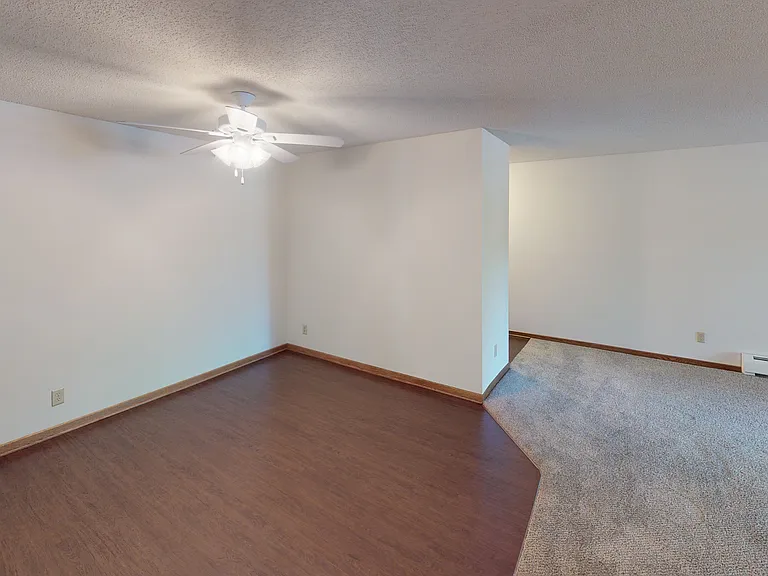Lexington Heights Apartments — Photo 35