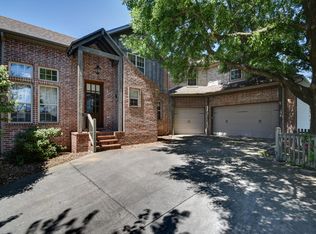 2041 W Melbourne Ct, Springfield, MO 65810