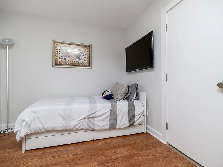 566 Newfield Ave #14 — Photo 13