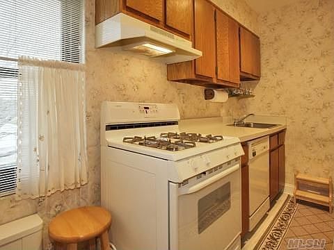 5th image of 260 Cherry Valley Ave APT A2