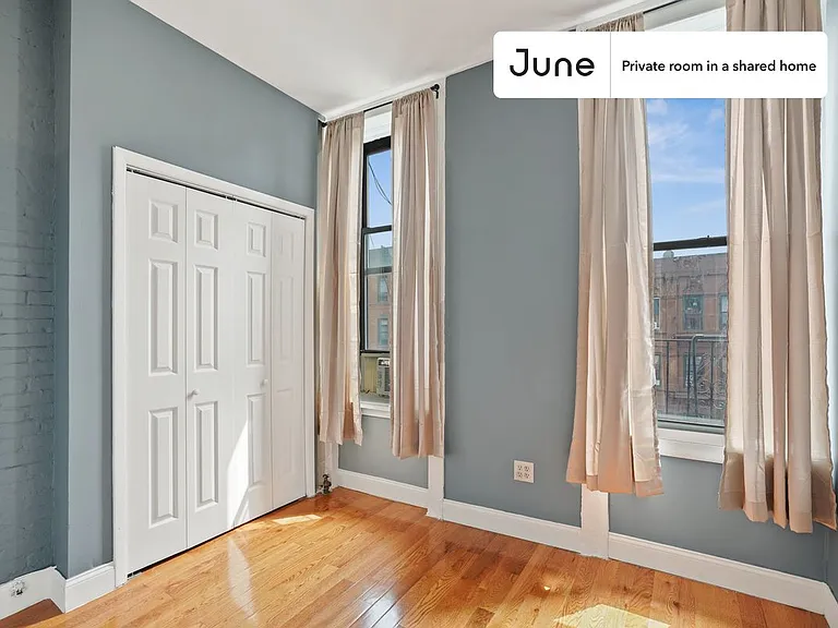 31 Saint Marks Pl #B — Photo 5