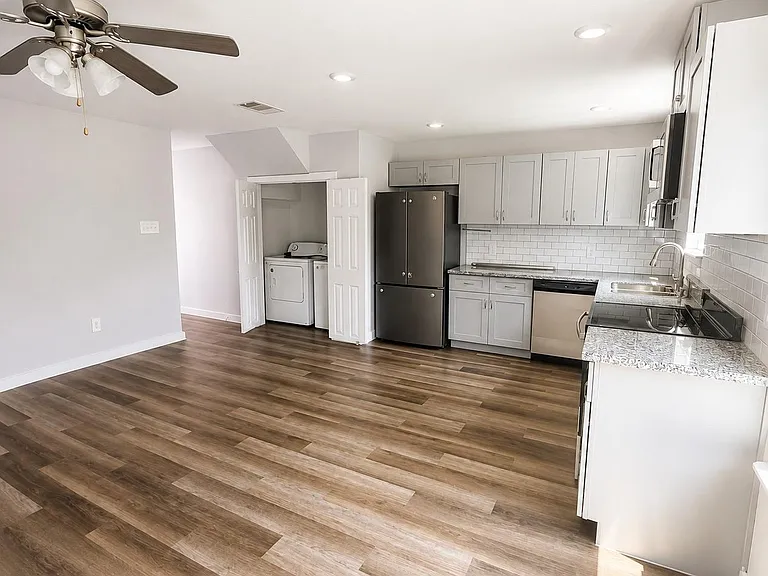 7412 Pond St #B — Photo 2