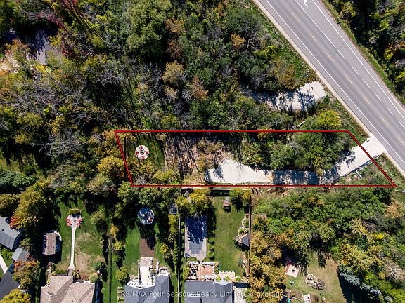 3rd image of 9746 Beachwood Rd