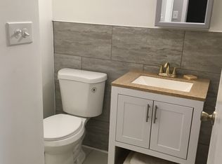 10380 Michael Todd Ter, Glenview, IL 60025