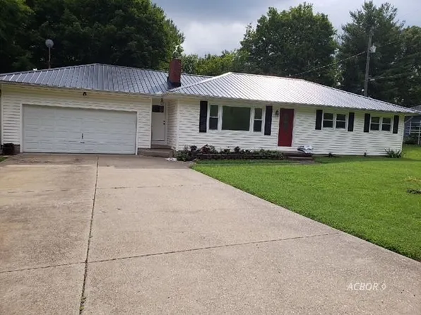 186 Greenbriar Dr, Gallipolis, OH 45631