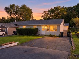 1114 N Oak Ter, Round Lake Beach, IL 60073